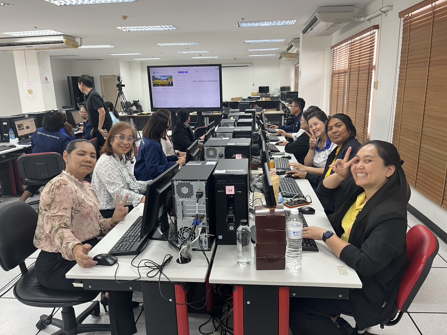 กิจกรรมที่ 3 การฝึกอบรมประยุกต์ใช้งานโปรแกรมด้าน AI ในการทำงาน (Application of AI in work) รุ่นที่ 4